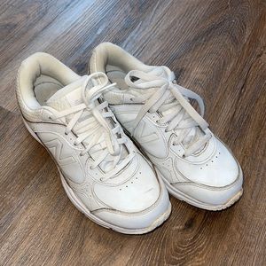 New Balance 405 White Women’s Sneakers Size 6